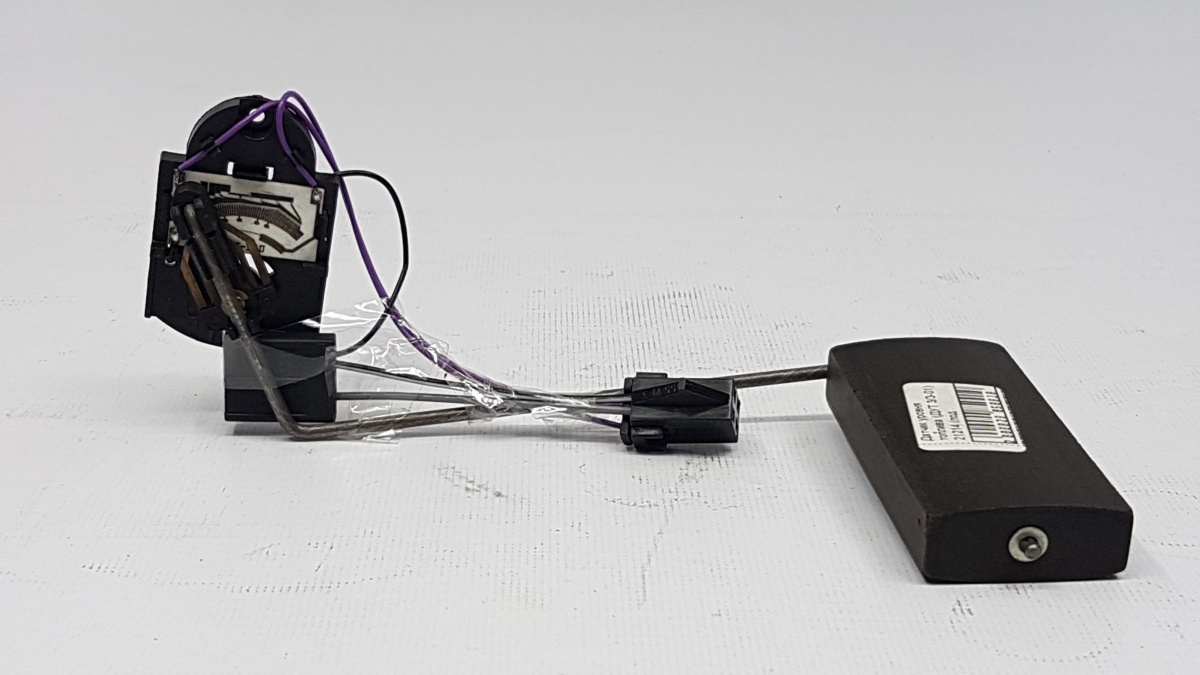 Датчик уровня топлива (ДУТ К3/3-01)для 21214 (под комбинацию ст.о.)